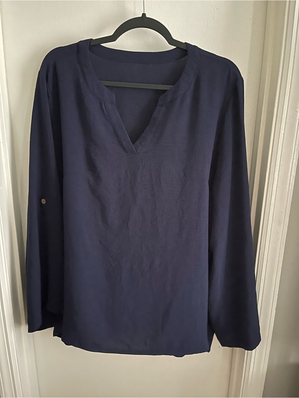 Women’s Navy Long-Sleeve V-Neck Shirt 2XL